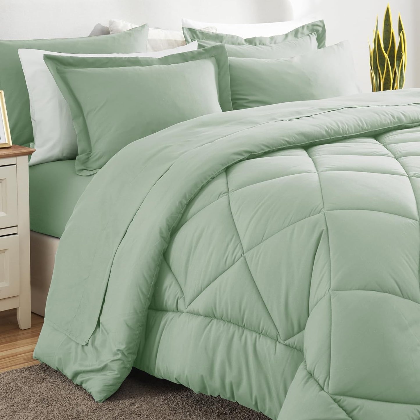 Queen Comforter Set Sage Green - Bed in a Bag Queen Size 3 Pieces, Luxury Soft Bed Set for All Seasons, Bedding Set with Down Alternative Comforter, Sheets, Pillowcases & Shams