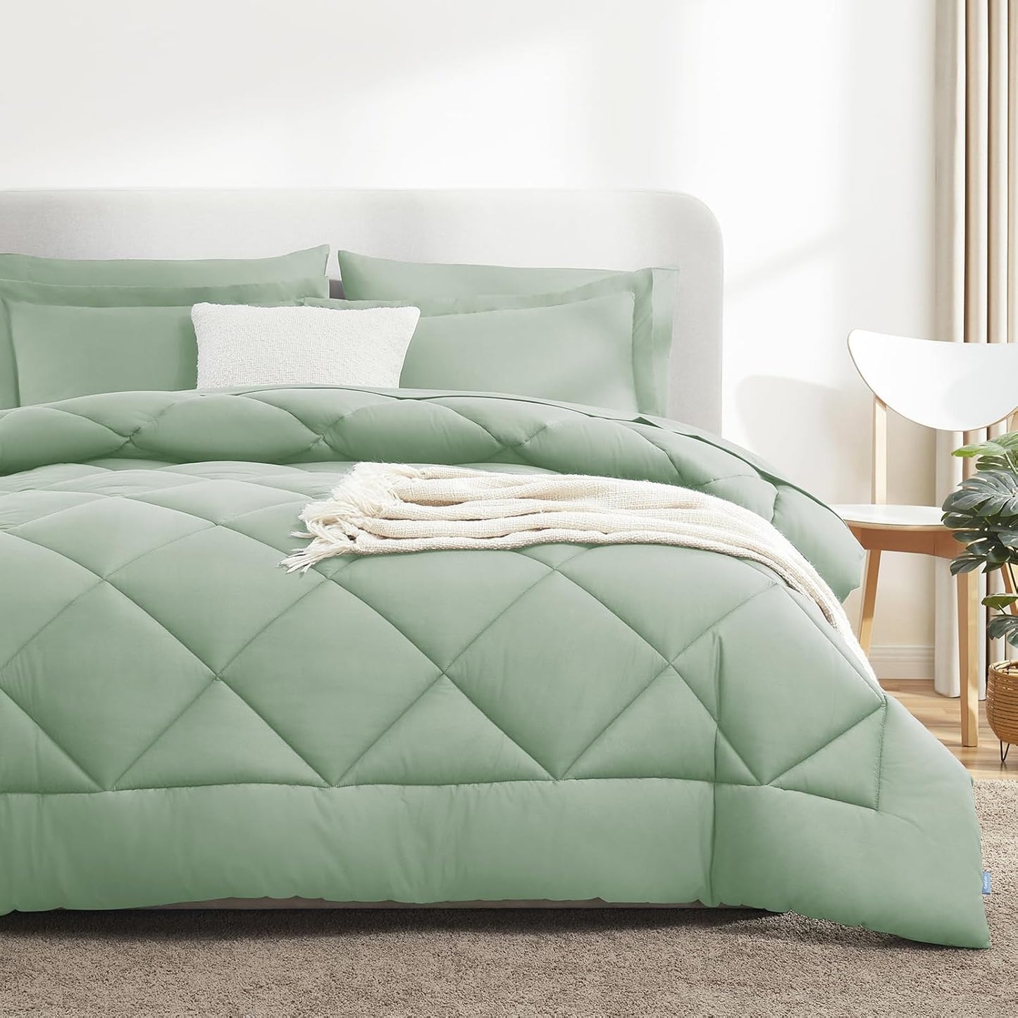 Queen Comforter Set Sage Green - Bed in a Bag Queen Size 3 Pieces, Luxury Soft Bed Set for All Seasons, Bedding Set with Down Alternative Comforter, Sheets, Pillowcases & Shams