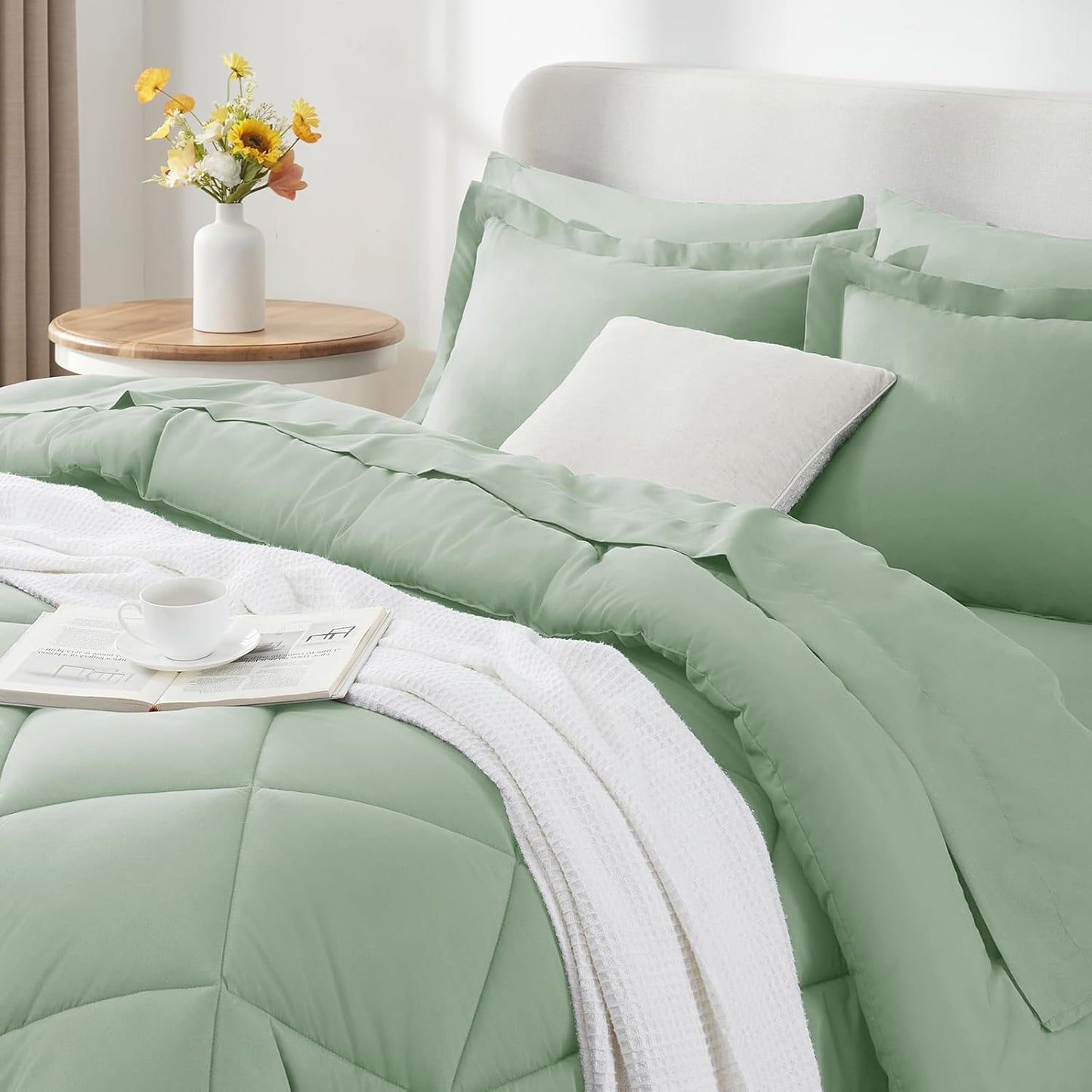 Queen Comforter Set Sage Green - Bed in a Bag Queen Size 3 Pieces, Luxury Soft Bed Set for All Seasons, Bedding Set with Down Alternative Comforter, Sheets, Pillowcases & Shams